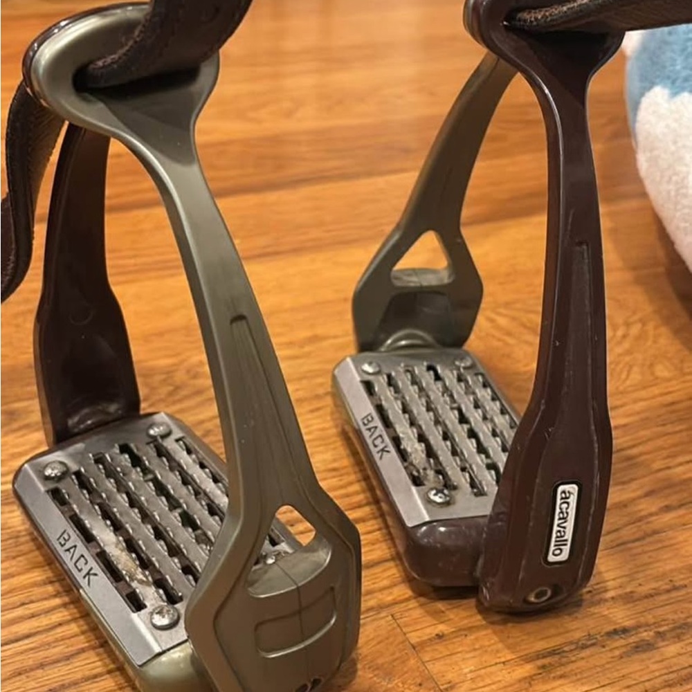 Brown and Gray avacallo opera Stirrups